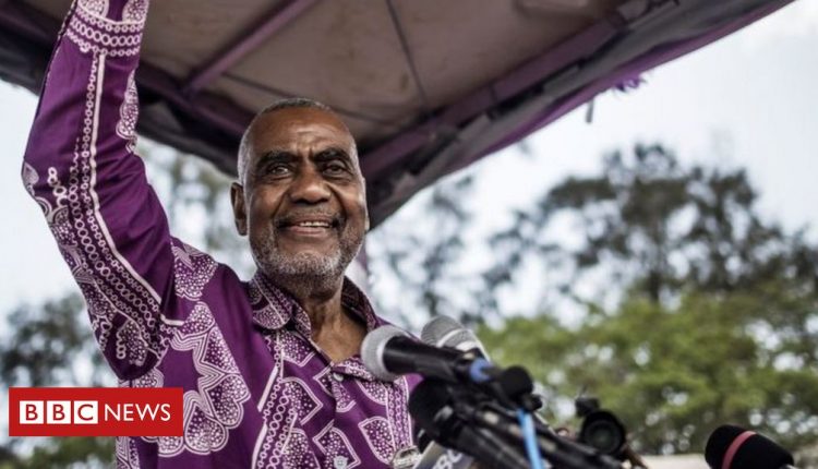 Tanzania election: Zanzibar presidential candidate 'arrested trying to vote'