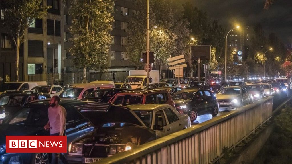 Covid-19: Record traffic around Paris as second French lockdown begins