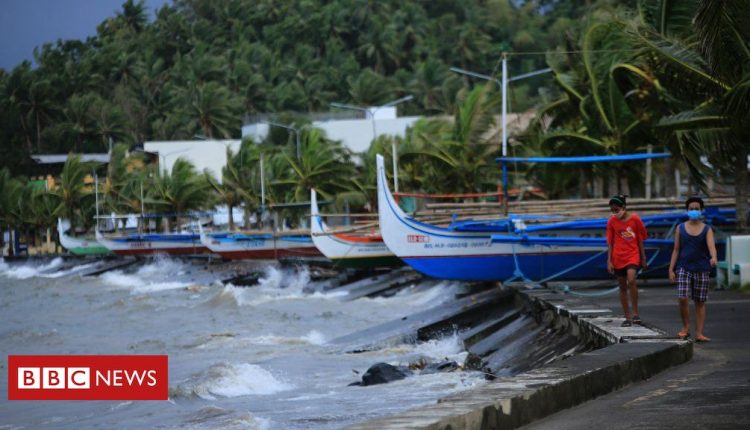 Typhoon Goni: Philippines hit by year's most powerful storm
