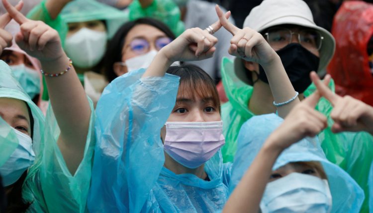 Thailand: Protesters back on the streets despite police ban | Thailand