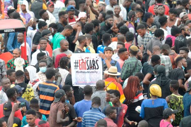 Shots Fired At Protesters After Nigerian Government Issues 24-Hour Curfew Amid #EndSARS Protests-Unconfirmed Fatalities & Ambulances Reportedly Blocked