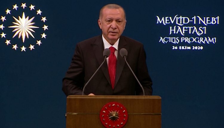 Erdogan calls on Turks to boycott French products
