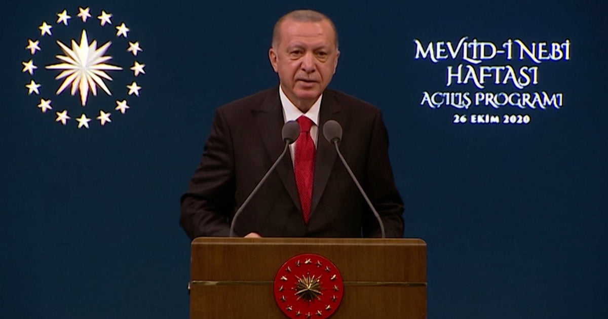 Erdogan calls on Turks to boycott French products