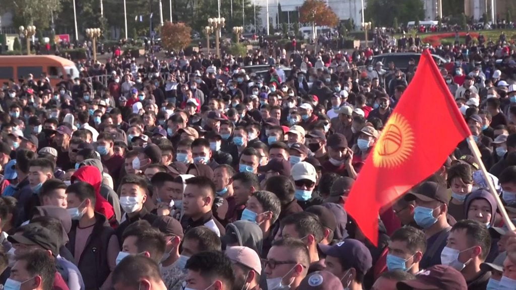 Kyrgyzstan election: Protesters storm parliament over vote-rigging claims