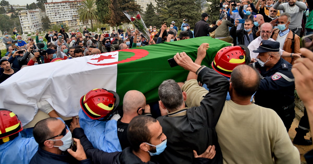 Lakhdar Bouregaa: Algeria war hero and protest icon dies | Middle East