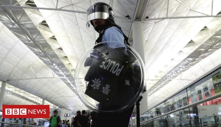 Hong Kong: Snitch hotline gets more than 1,000 calls