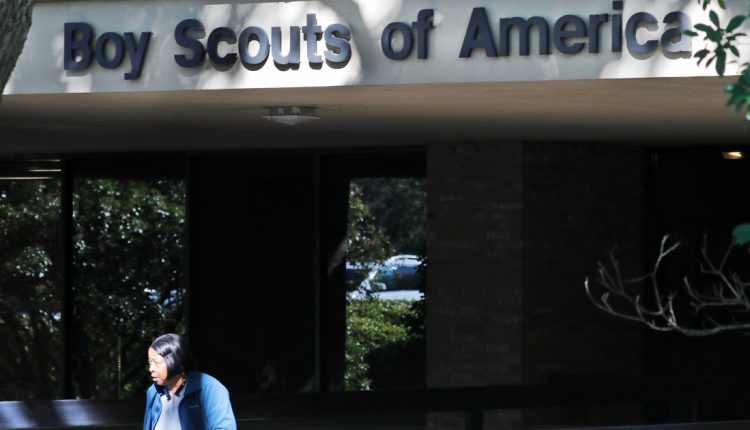 US: Nearly 90,000 sex abuse claims filed against Boy Scouts | US & Canada