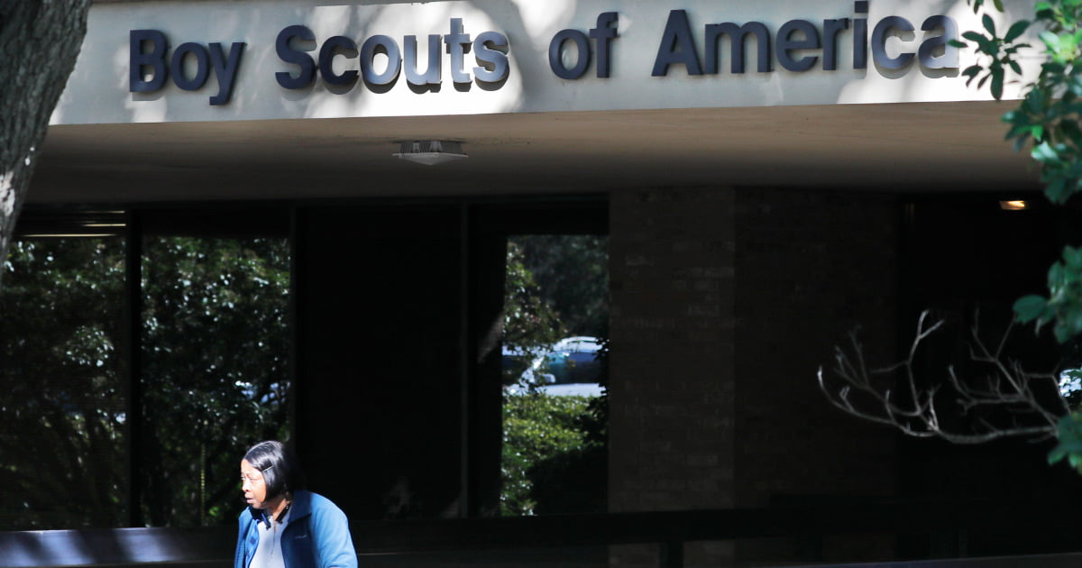US: Nearly 90,000 sex abuse claims filed against Boy Scouts | US & Canada