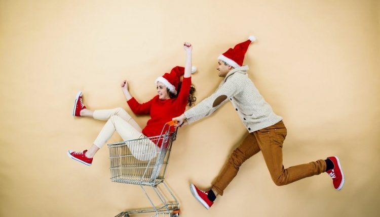 How Small Retailers Can Attract Holiday Shoppers