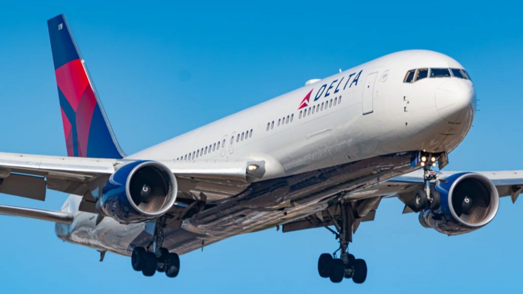 I Just Flew on Delta. What the Crew Did When We Landed Was Completely Unexpected