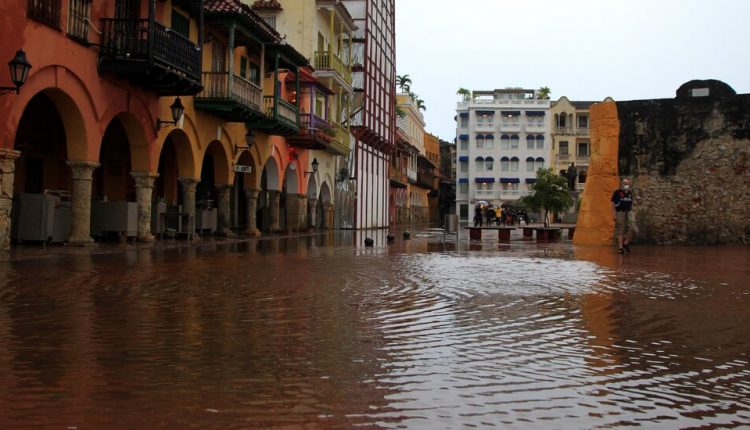Hurricane Iota Barrels Toward Central America