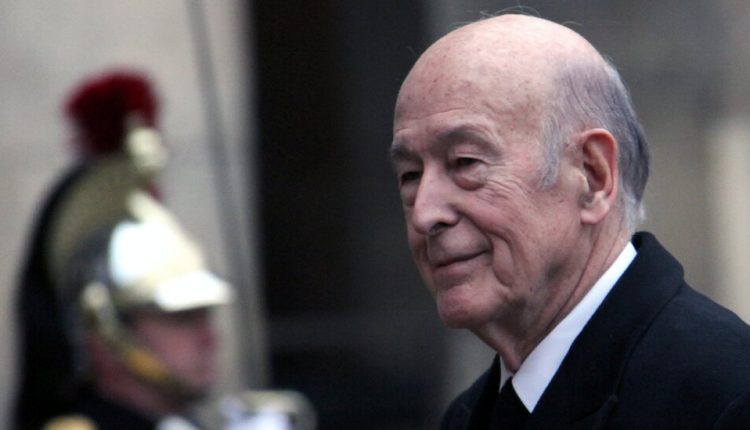 Valéry Giscard d’Estaing, Who Struggled to Transform France, Dies at 94