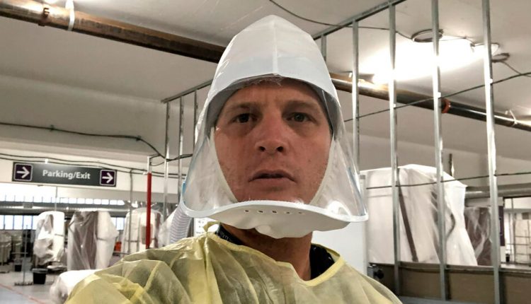 No, a doctor’s selfie does not show a ‘fake hospital’ in Nevada.
