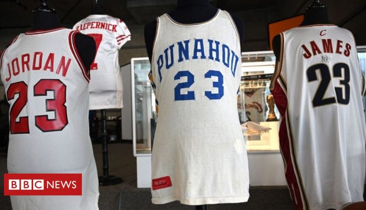 Obama and Jordan basketball vests sell for record sums
