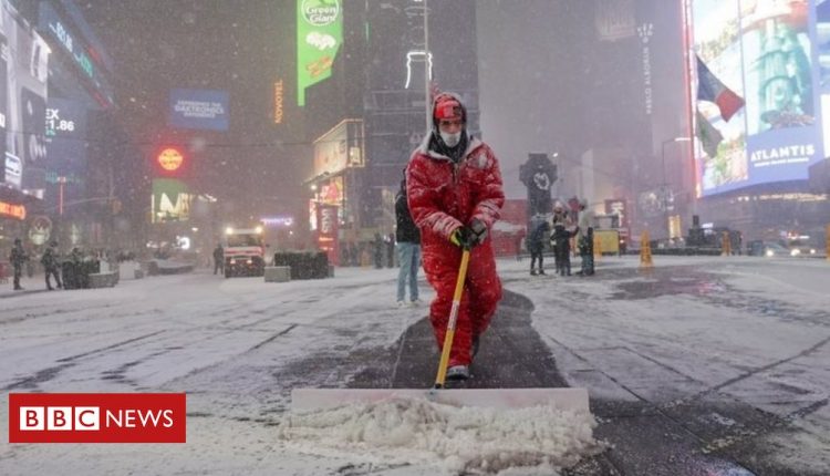 US snow storm: Millions on east coast under advisory