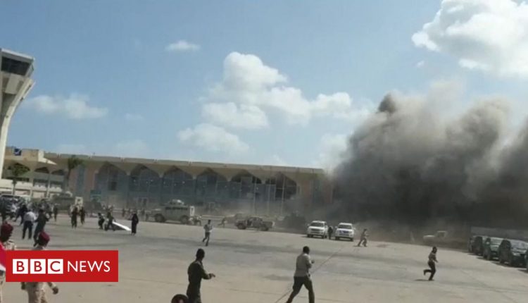 Yemen war: Explosions at Aden airport as new government arrives