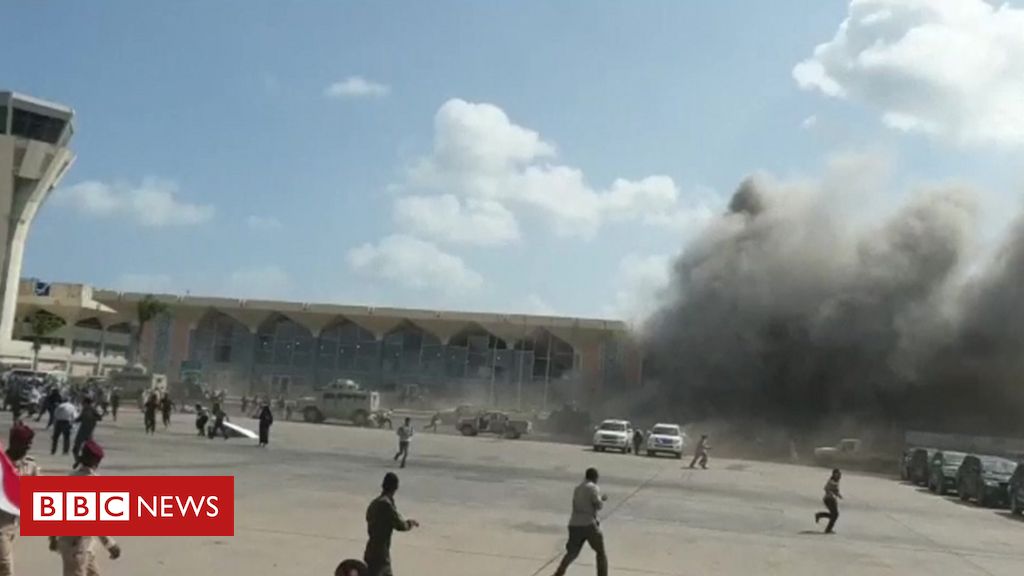 Yemen war: Explosions at Aden airport as new government arrives