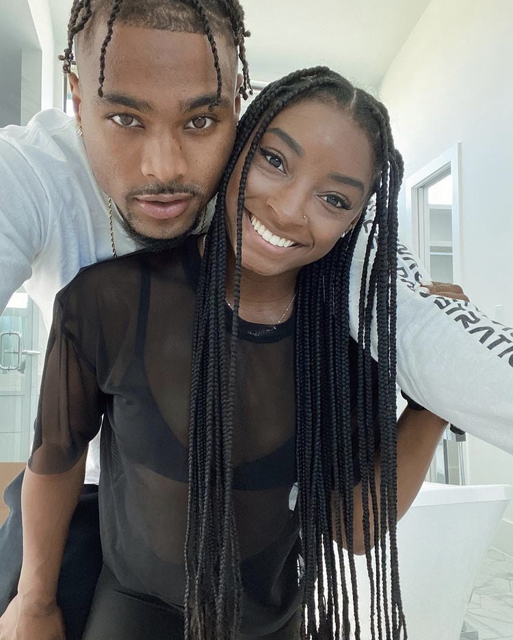 Simone Biles Shows The Ladies How To Treat Their Man After She Gives Her Boyfriend Jonathan Owens A New PS5