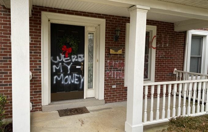 Mitch McConnell's Home Vandalized With 'WERES MY MONEY', One Day After a Pig's Head Was Left At Pelosi's House (VIDEO)