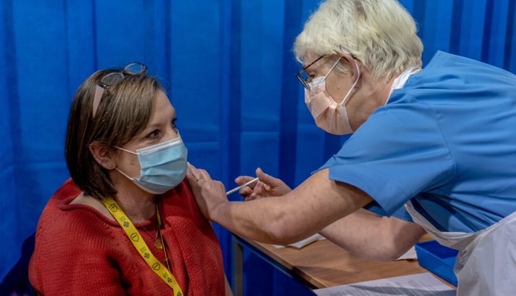 Britain Opts for Mix-and-Match Vaccinations, Confounding Experts