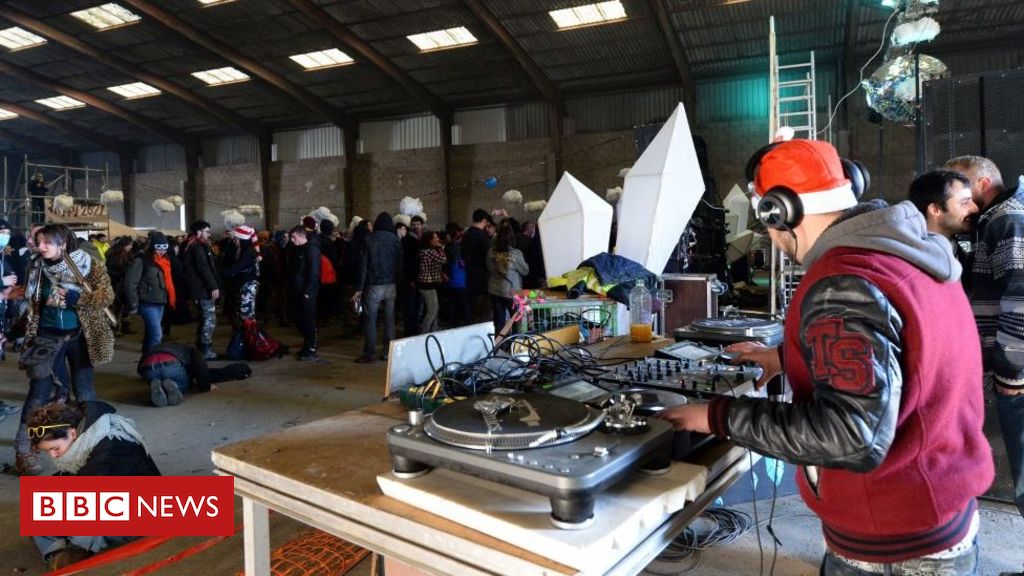 France: More than 2,500 break virus restrictions at illegal rave