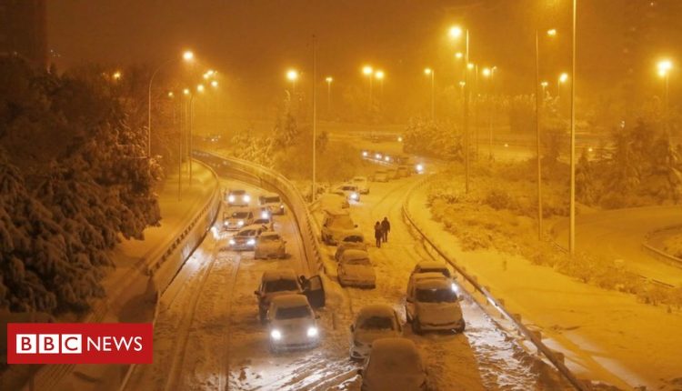 Storm Filomena: Spain sees 'exceptional' snowfall