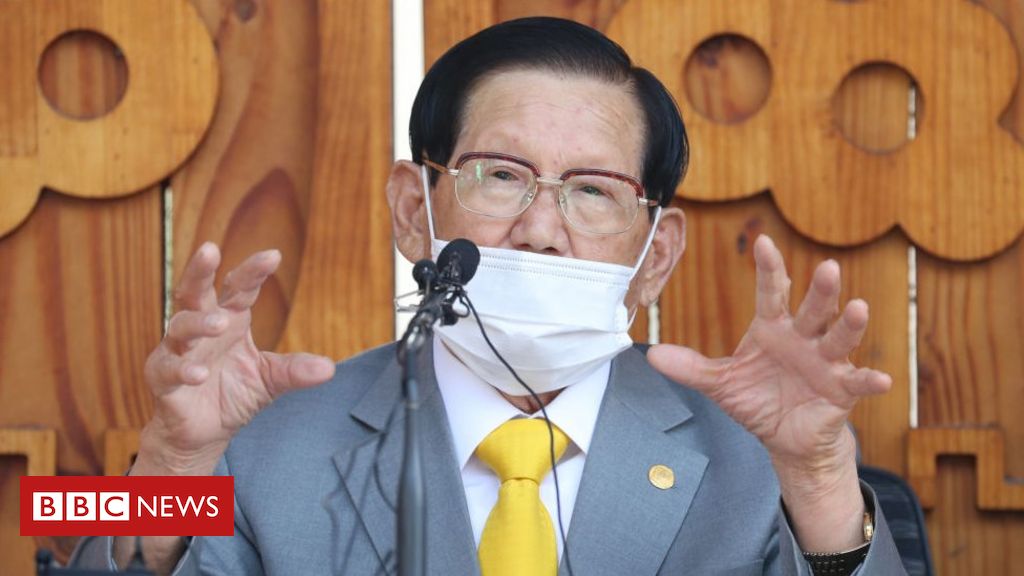 Shincheonji: Korean sect leader found not guilty of breaking virus law