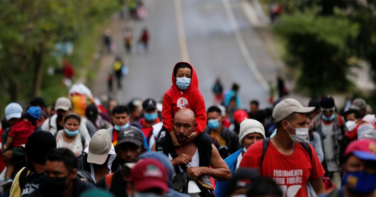 1000's of Hondurans advance on foot in USbound caravan Migration