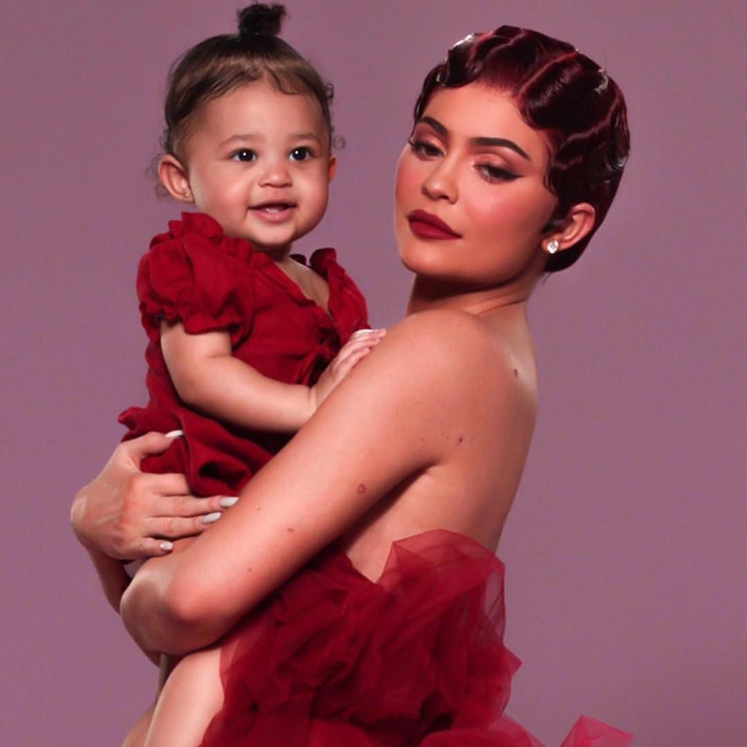 KUWTK: Kylie Jenner’s Daughter Stormi Is Already A Pro Snowboarder – Check Out The Cute Clip!