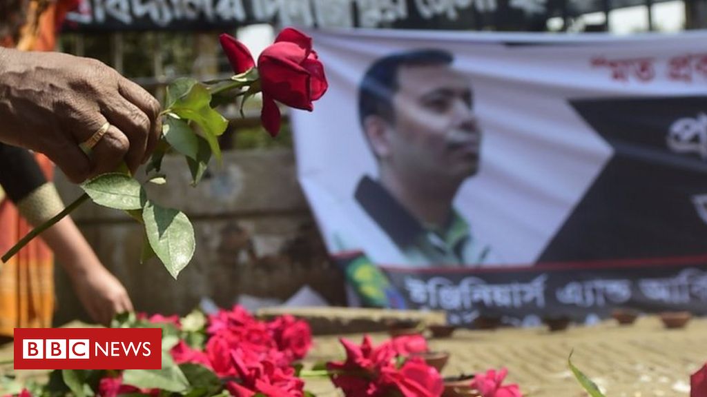 Bangladesh Avijit Roy murder: Five sentenced to die for machete attack on blogger