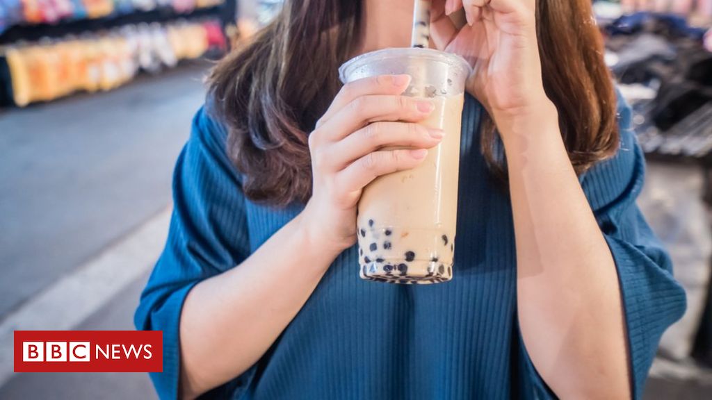 China 'Sexy tea' shop apologises for calling women 'bargains'