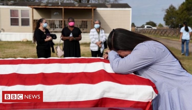 Covid: US on verge of exceeding 500,000 deaths