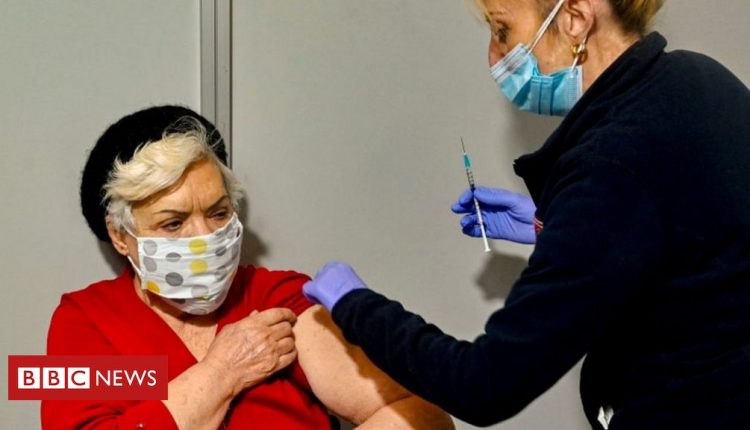 Coronavirus: EU urged to adopt joint 'vaccine certificates'