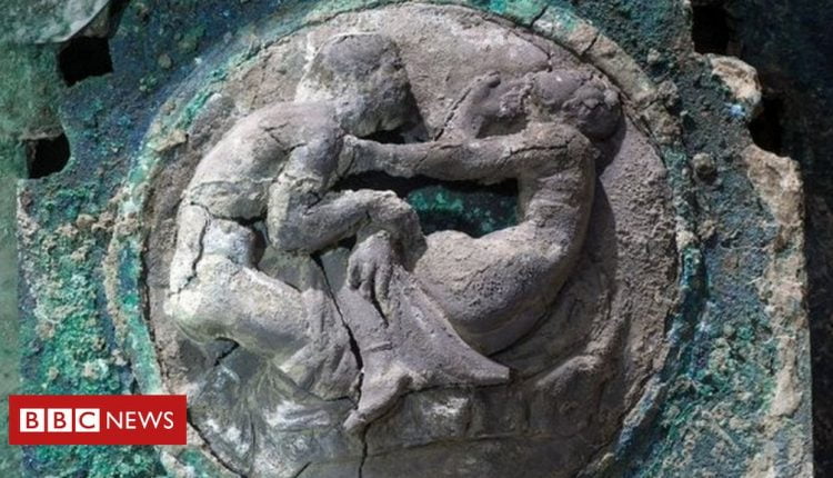 Pompeii: Archaeologists unveil ceremonial chariot discovery