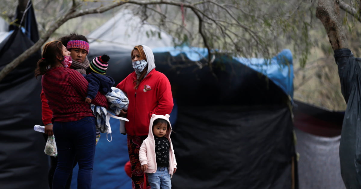 Asylum seekers waiting in Mexico rattled by delays to US entry | Migration News