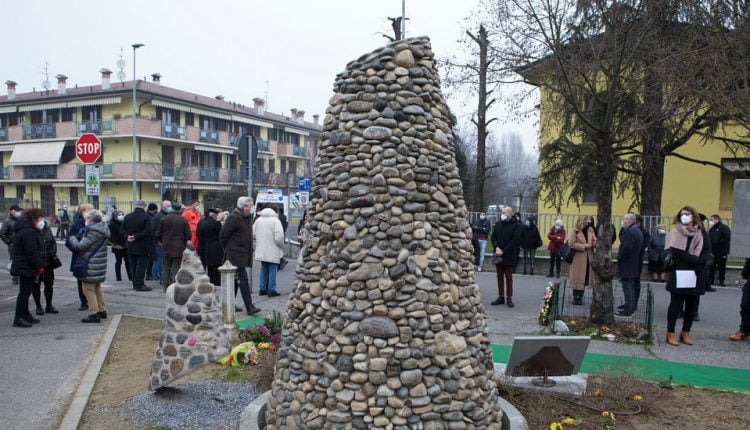 Giving Hope, and a Place to Mourn: Memorials to the Pandemic
