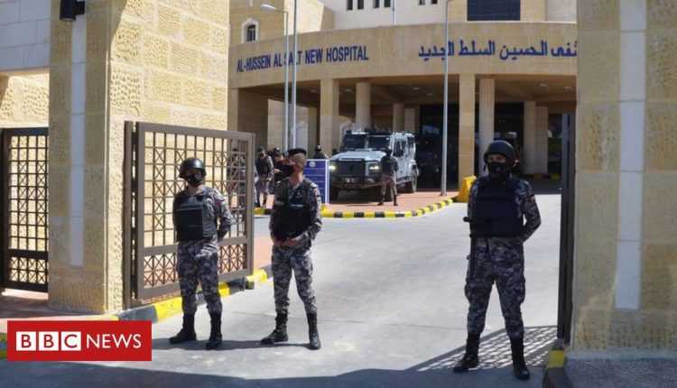 Covid: Jordan's health minister quits over hospital oxygen deaths