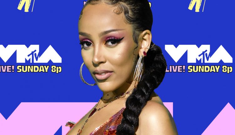 Doja Cat Turns Up The Warmth With Kofi Siriboe In The Video For Her ...