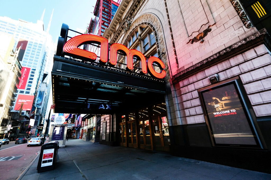 New Yorkers Return To The Movie Theaters, Everyone Nervous – Deadline