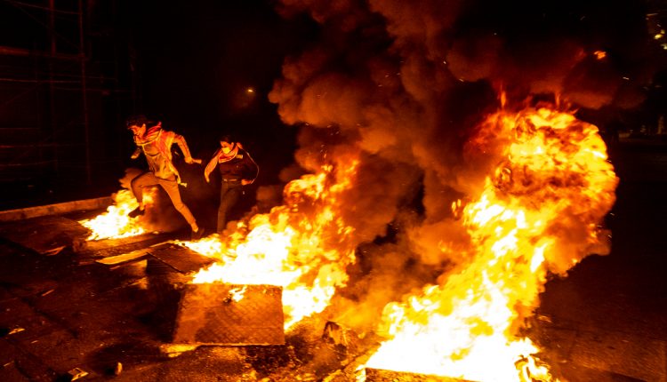 Protests continue as Lebanon’s Hassan Diab threatens to stop work | Protests News