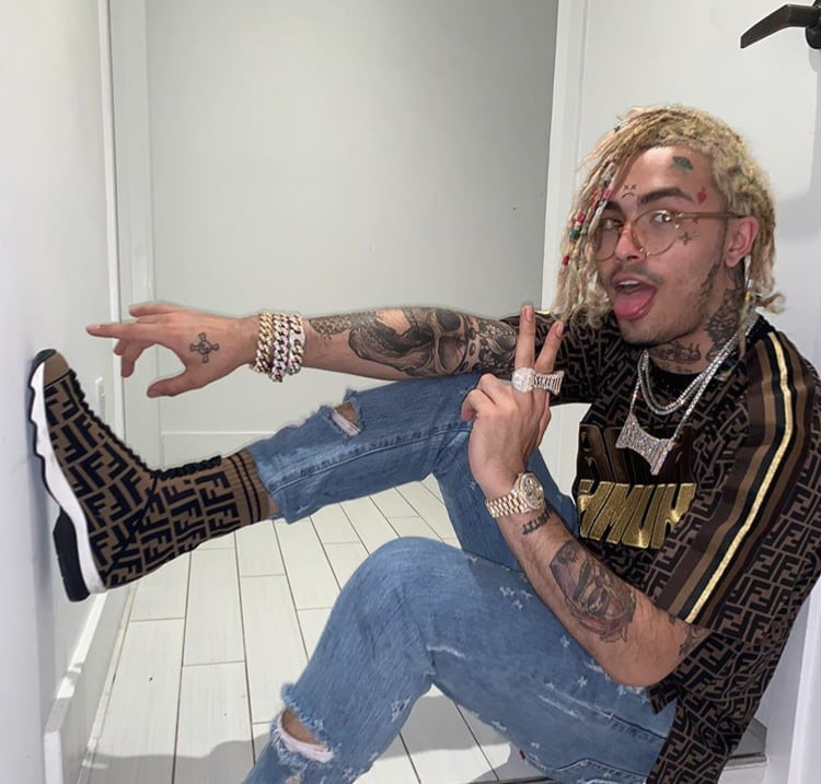 Lil' Pump Shows Off His Full Set Of Acrylic Nails & Colorful Toenails